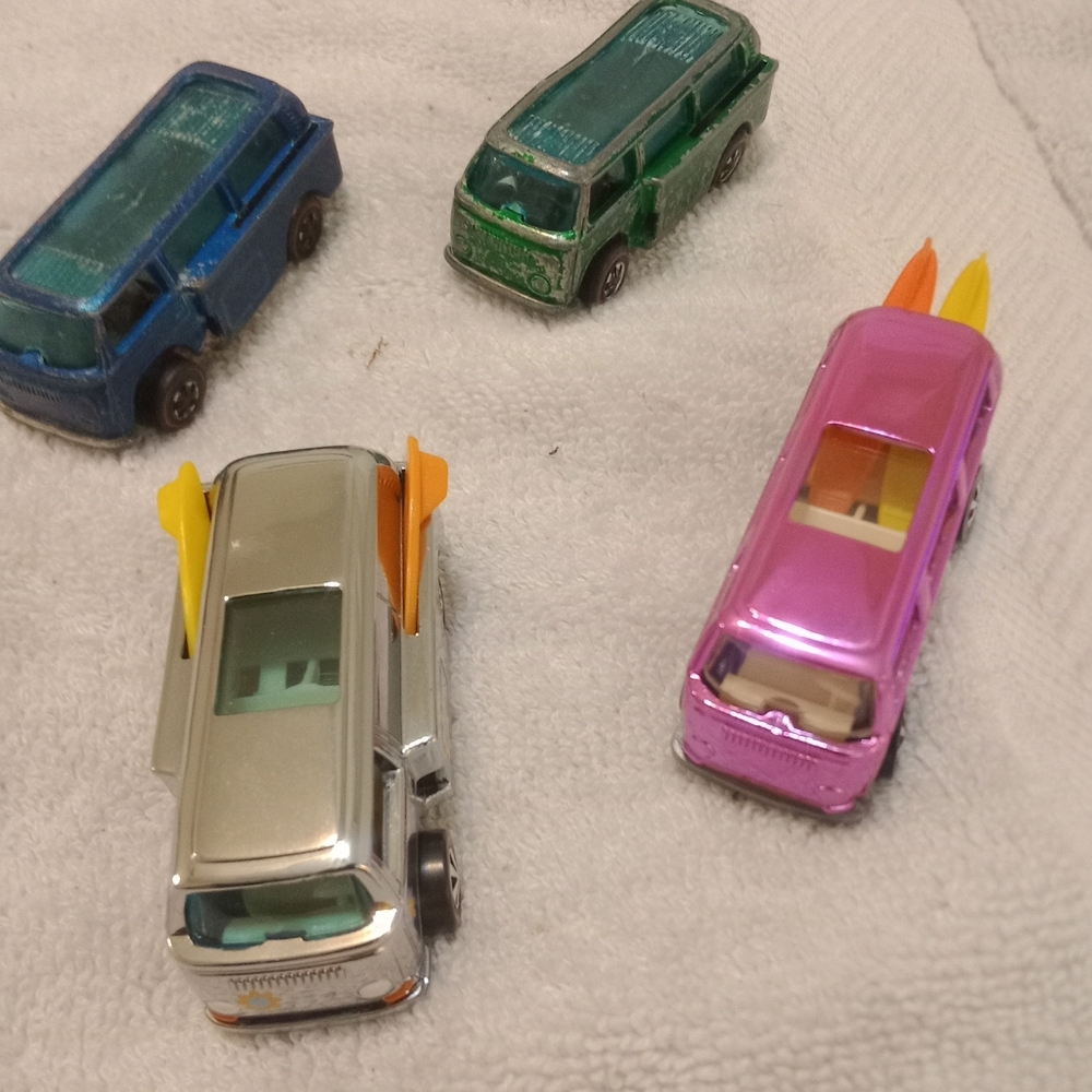 Vintage and Newer Hot Wheels Beach Bomb lot X 4 🔥🔥👍👍